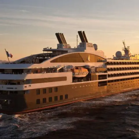 Cruise in the Antarctica from Ushuaia aboard Le Boréal ship with visits to Argentina for 11 days
